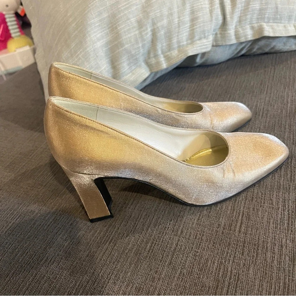 Vintage Stuart Weitzman Gold Heels - Picture 3 of 8